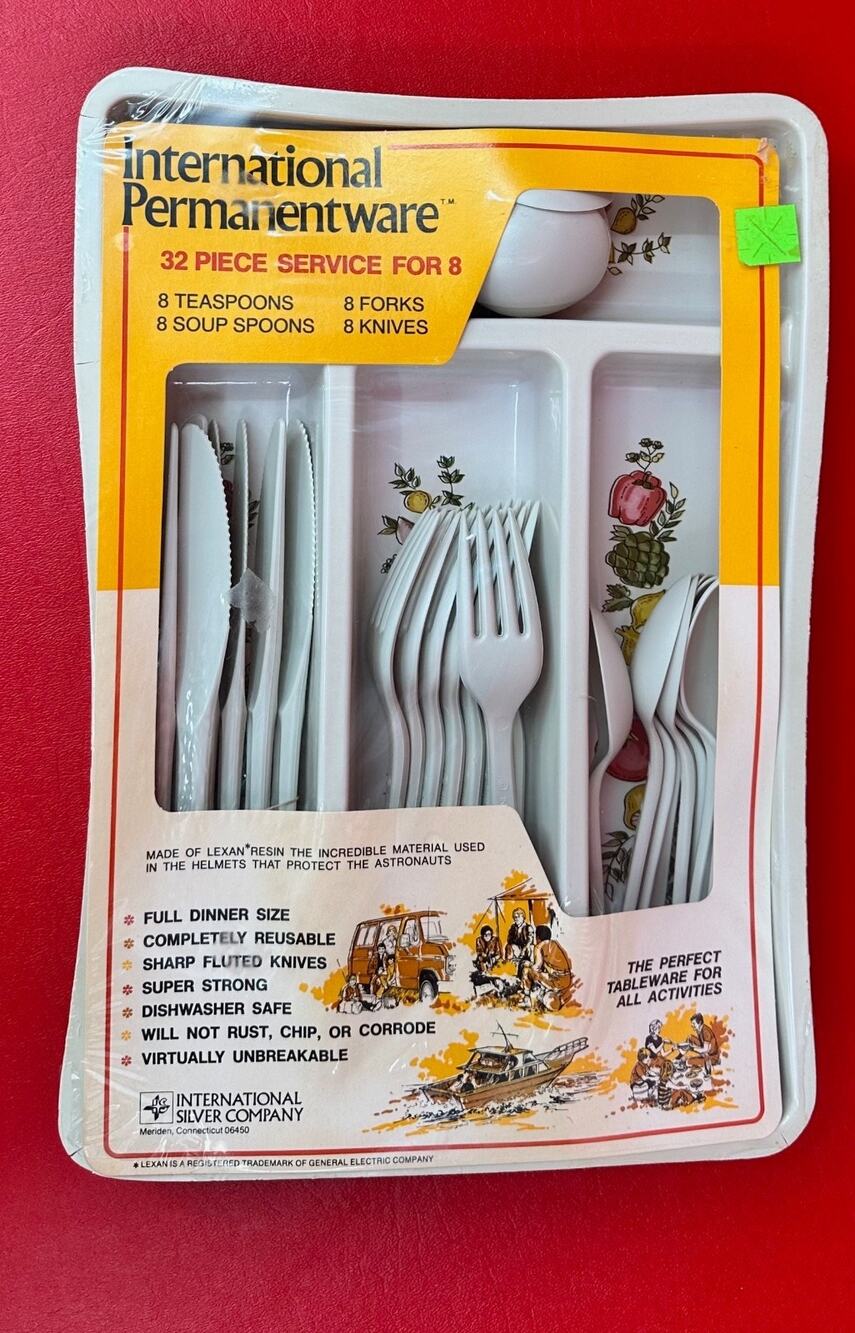 Vintage International Permanentware 32 Piece Service For 8 Lexan Resin Flatware